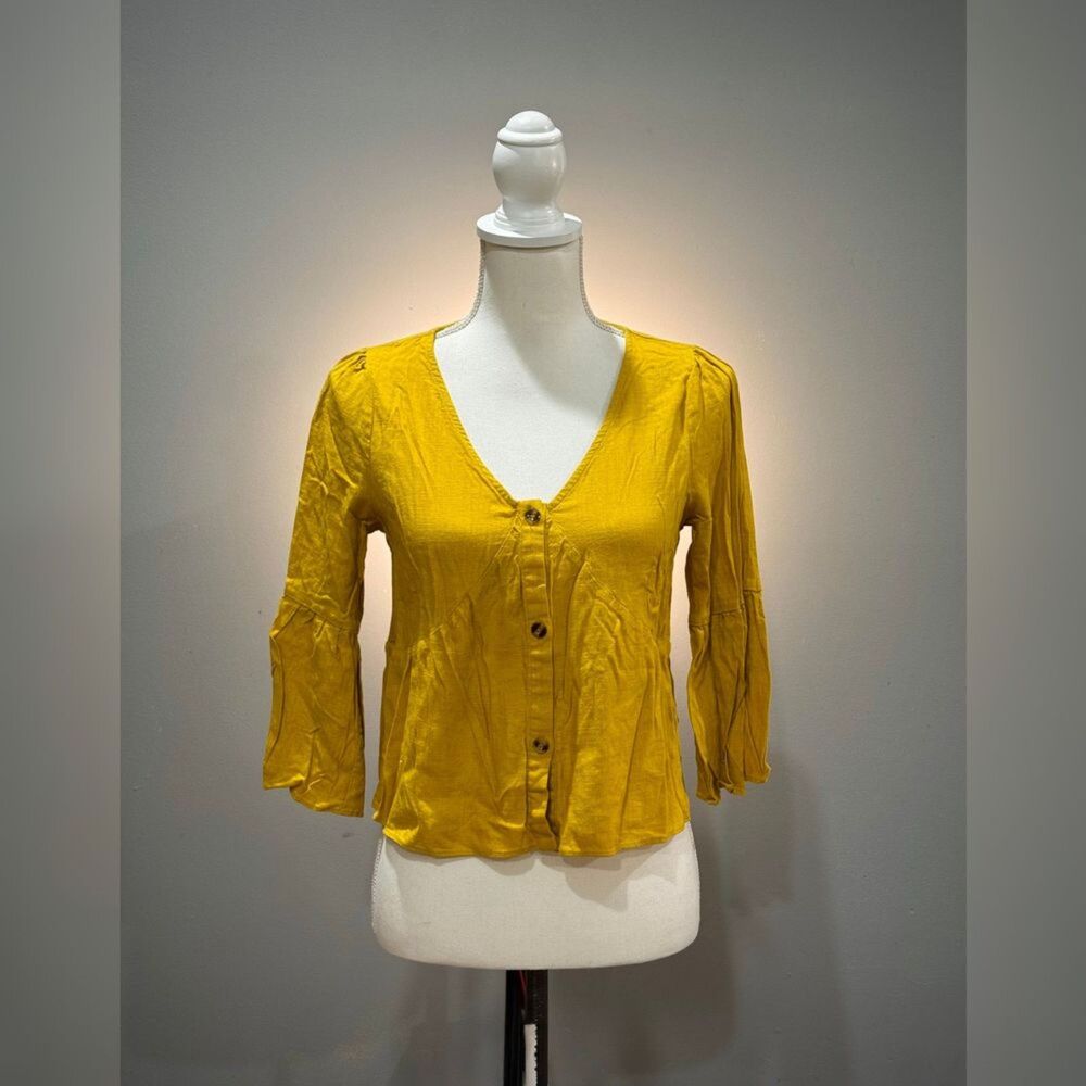 Gold Sugar + Lips Bell Sleeve Button Down Blouse Size S Like New